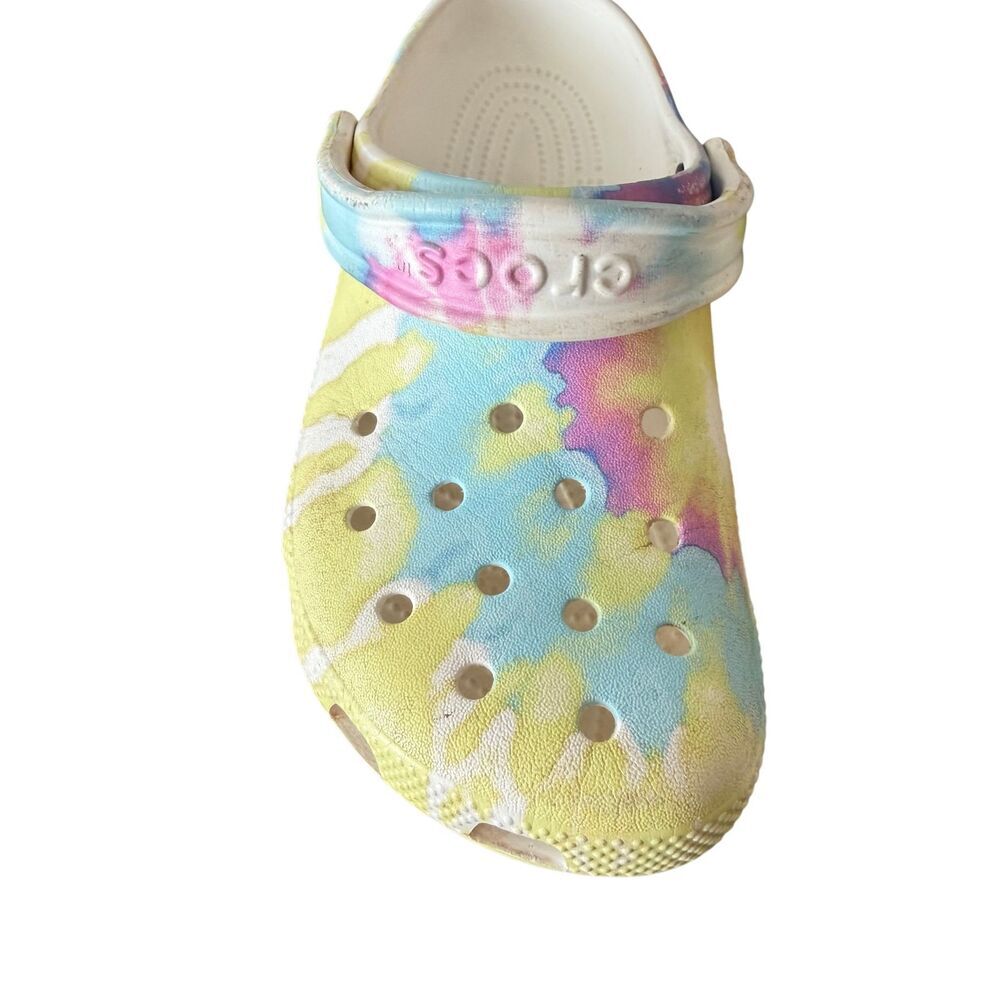 Crocs Classic Tie-Dye Graphic Clogs Pastel White Multi Unisex J4